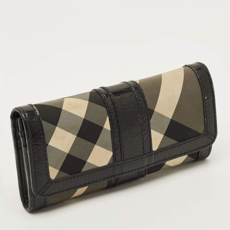 مملوكة مسبقًا Burberry Black Smoke Check Nylon and Patent Leather Flap Continental Wallet