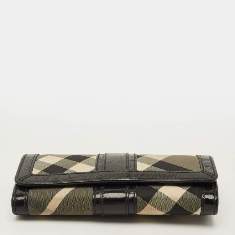 مملوكة مسبقًا Burberry Black Smoke Check Nylon and Patent Leather Flap Continental Wallet