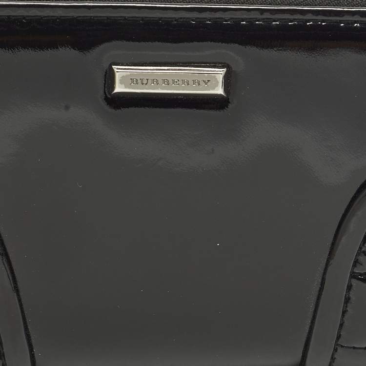 Pre Owned Burberry Black Quilted Patent Leather Zip Around Wallet