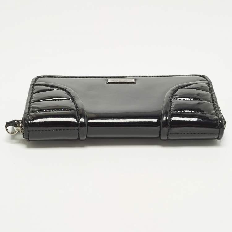 Pre Owned Burberry Black Quilted Patent Leather Zip Around Wallet