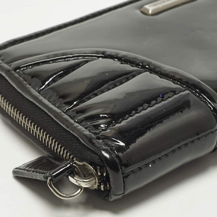 Pre Owned Burberry Black Quilted Patent Leather Zip Around Wallet