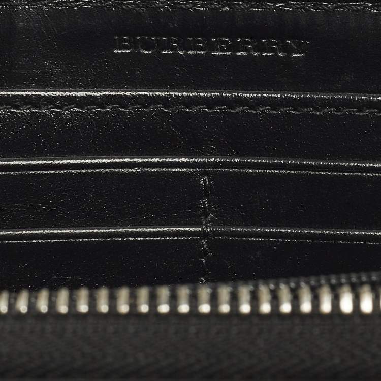 Pre Owned Burberry Black Quilted Patent Leather Zip Around Wallet