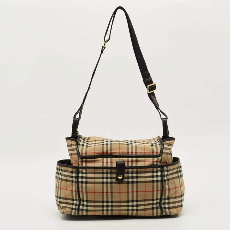 مملوكة مسبقًا Burberry Black/Beige House Check Nylon Changing Bag