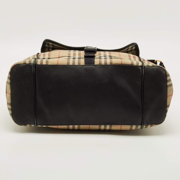 مملوكة مسبقًا Burberry Black/Beige House Check Nylon Changing Bag