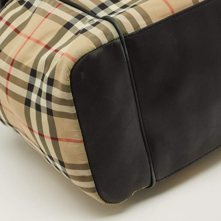 مملوكة مسبقًا Burberry Black/Beige House Check Nylon Changing Bag