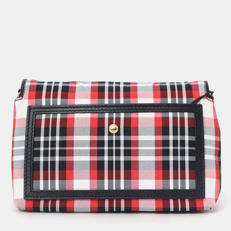 مملوكة مسبقًا Burberry Red Hackberry Tartan Nylon Crossbody Bag