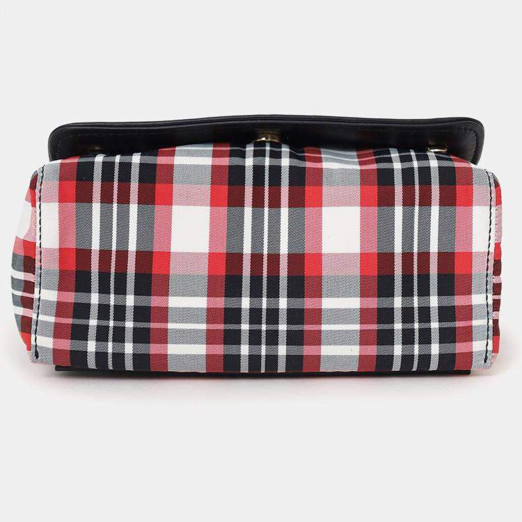 مملوكة مسبقًا Burberry Red Hackberry Tartan Nylon Crossbody Bag