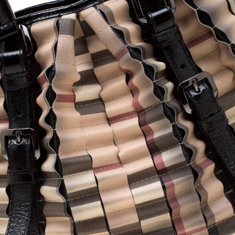 Pre Owned Burberry Black/Beige Nova Check PVC and Patent Leather Cartridge Pleat Tote