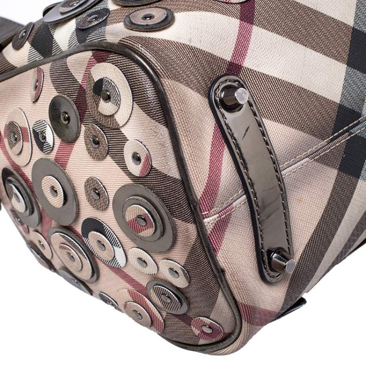مملوكة مسبقًا Burberry Beige/Metallic Nova Check Coated Canvas and Patent Leather Applique Bag