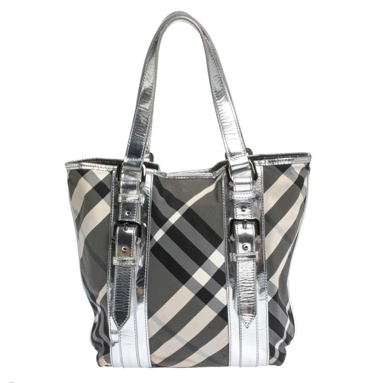 مملوكة مسبقًا Burberry Silver/Beat Check Nylon and Patent Leather Victoria Tote