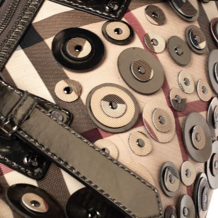 مملوكة مسبقًا Burberry Beige/Metallic Nova Check PVC and Patent Leather Chester Studded Boston Bag