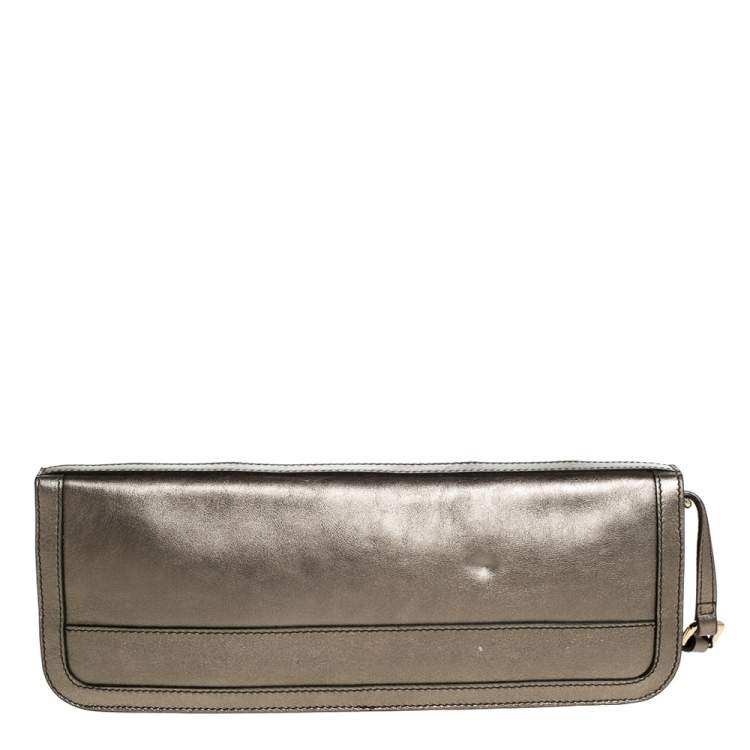 Pre Owned Burberry Metallic Olive Green Leather Wristlet Clutch