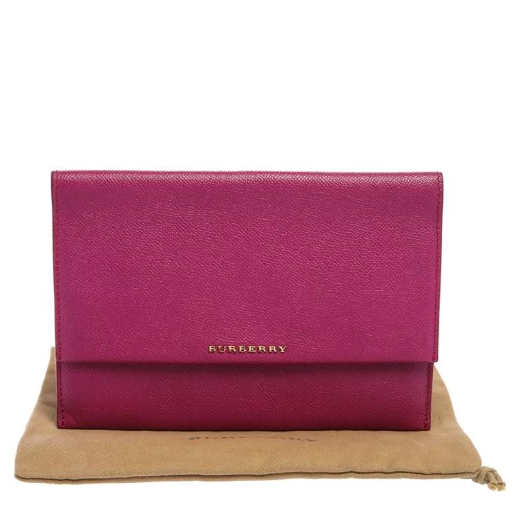 Pre Owned Burberry Fuchsia Leather Northchurch Clutch
