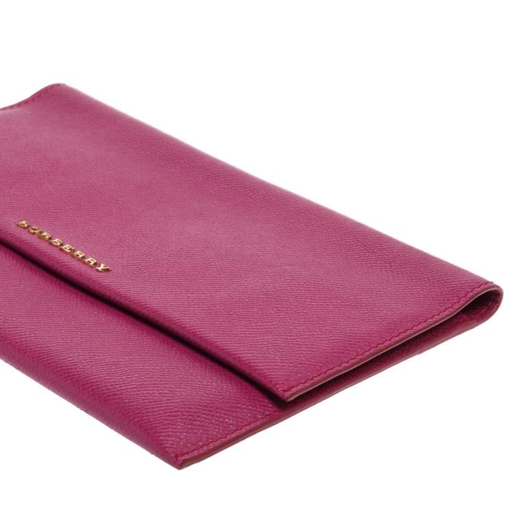 Pre Owned Burberry Fuchsia Leather Northchurch Clutch