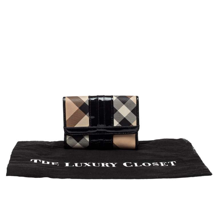 Pre Owned Burberry Black/Beige PVC and Patent Leather Penrose Compact Wallet