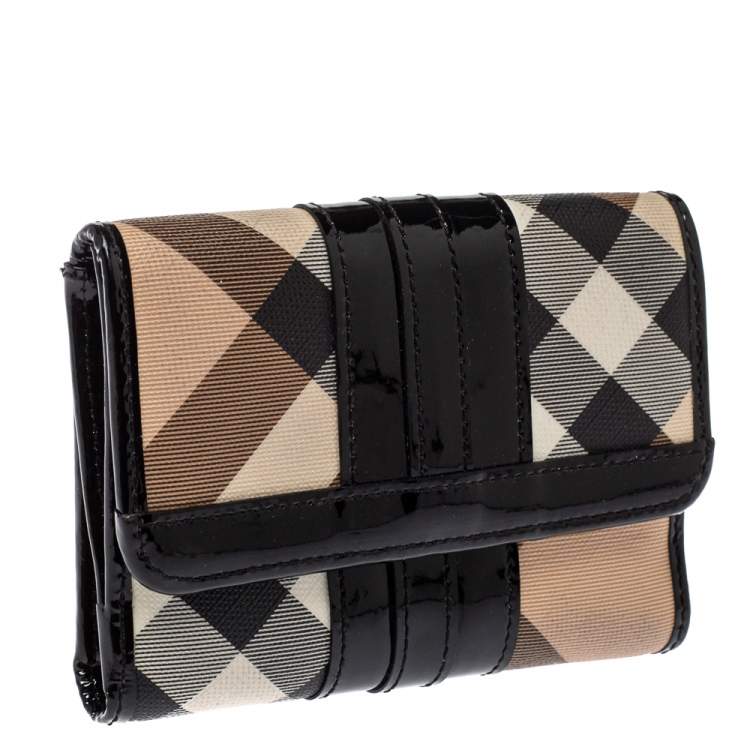Pre Owned Burberry Black/Beige PVC and Patent Leather Penrose Compact Wallet