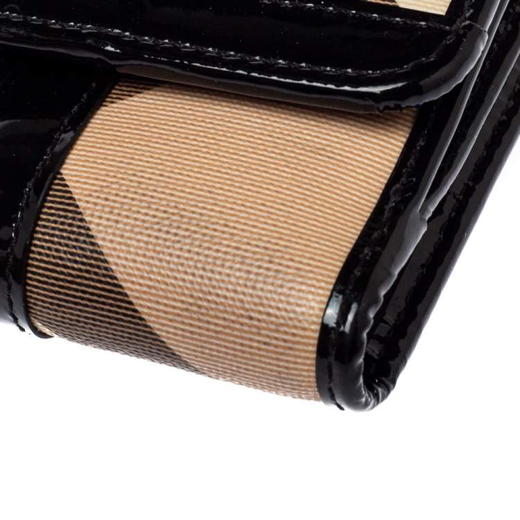 Pre Owned Burberry Black/Beige PVC and Patent Leather Penrose Compact Wallet