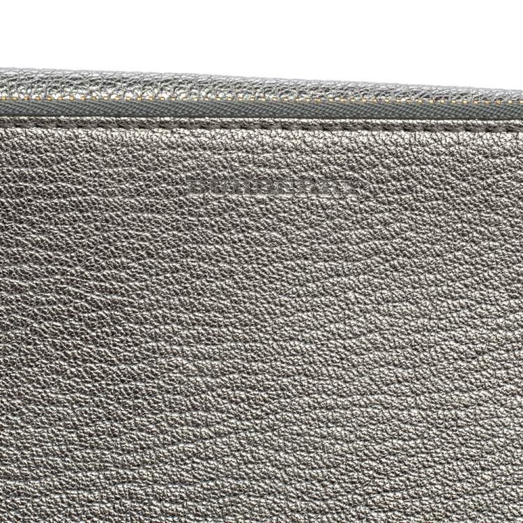 Pre Owned Burberry Silver Foil Leather Pecan Chain Strap Shoulder Bag