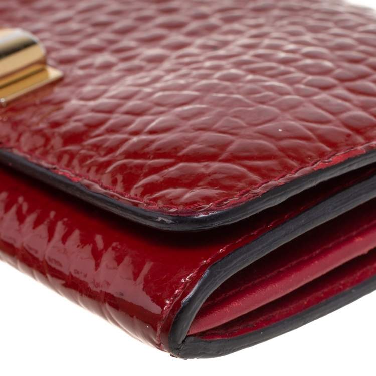 Pre Owned Burberry Red Embossed Patent Leather Penrose Continental Wallet