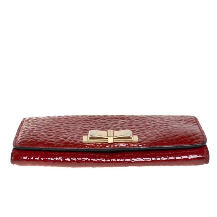 Pre Owned Burberry Red Embossed Patent Leather Penrose Continental Wallet