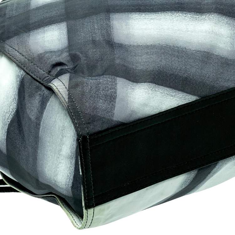 Pre Owned Burberry Black Smoked Check Nylon and Leather Buckleigh Tote