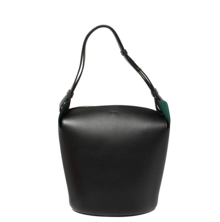 Pre Owned Burberry Black Leather Small Supple Bucket Bag