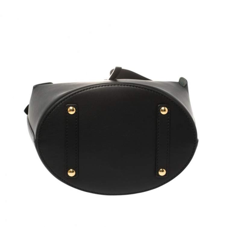 Pre Owned Burberry Black Leather Small Supple Bucket Bag