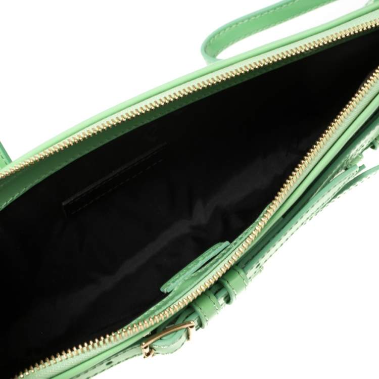 Pre Owned Burberry Green Patent Leather Bridle Parmoor Clutch