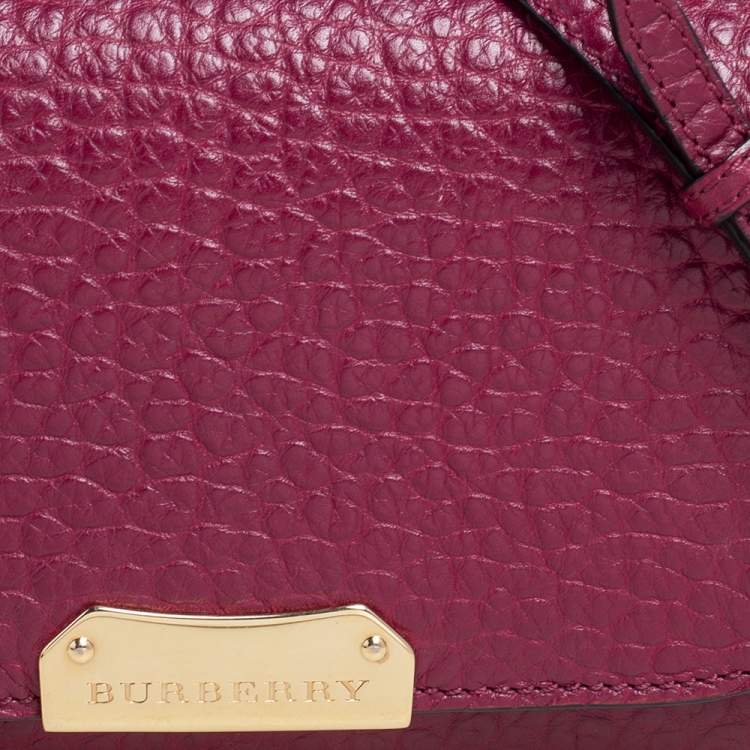مملوكة مسبقًا Burberry Burgundy Leather Madison Wallet on Chain