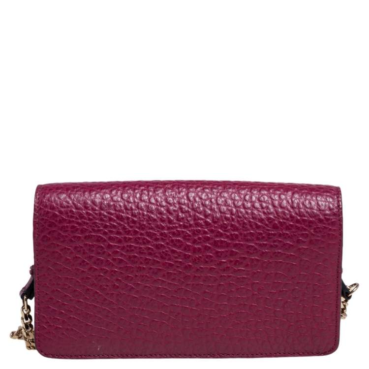 مملوكة مسبقًا Burberry Burgundy Leather Madison Wallet on Chain