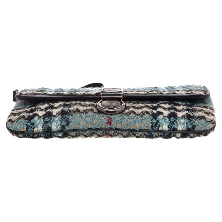 Pre Owned Burberry Blue Nova Check Wool Wristlet