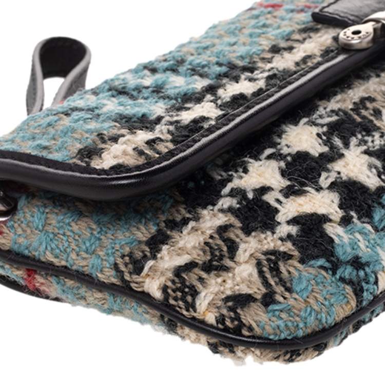 Pre Owned Burberry Blue Nova Check Wool Wristlet