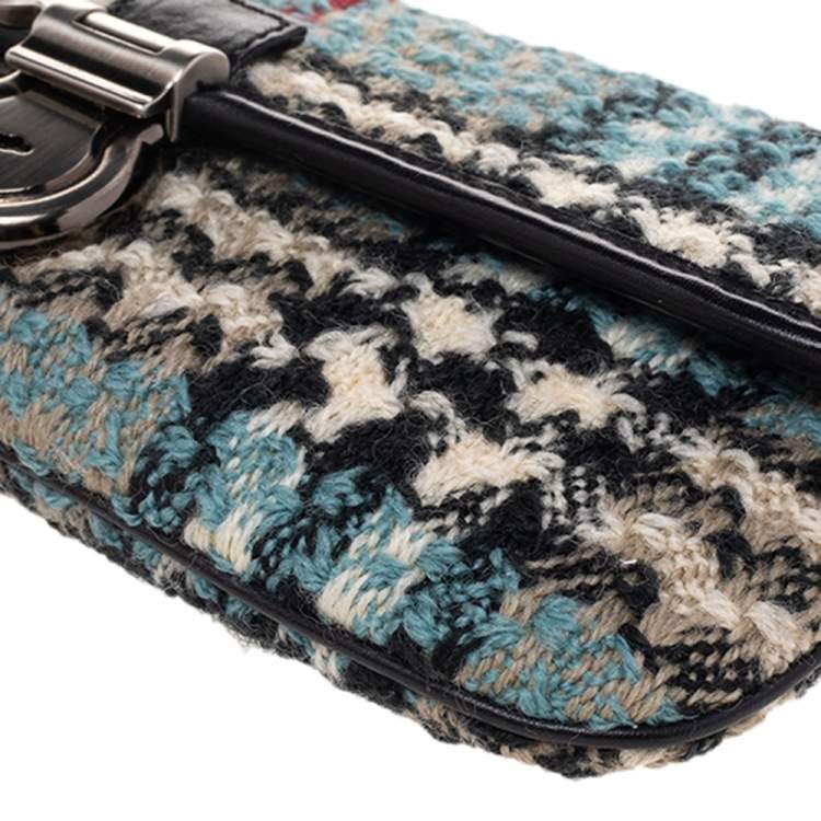 Pre Owned Burberry Blue Nova Check Wool Wristlet