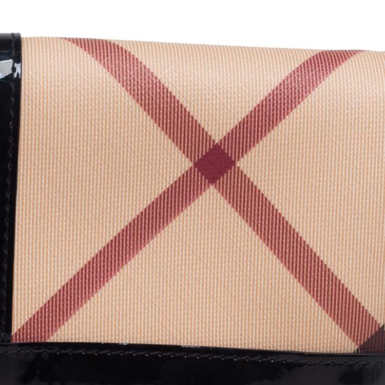 Pre Owned Burberry Black/Beige Nova Check Coated Canvas and Patent Leather Foldover Clutch