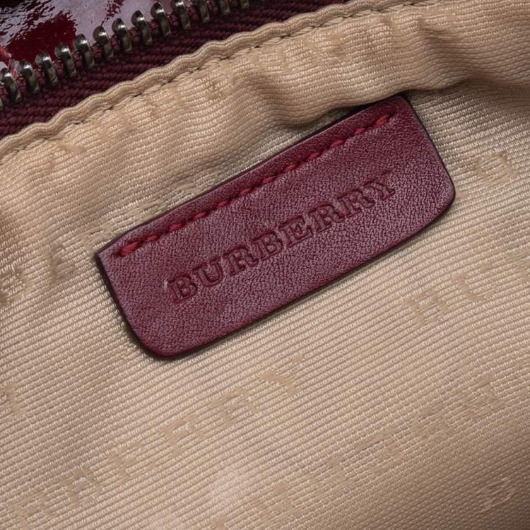 Pre Owned Burberry Burgundy/Beige Nova Check Coated Canvas And Patent Leather Stars Zip Wristlet
