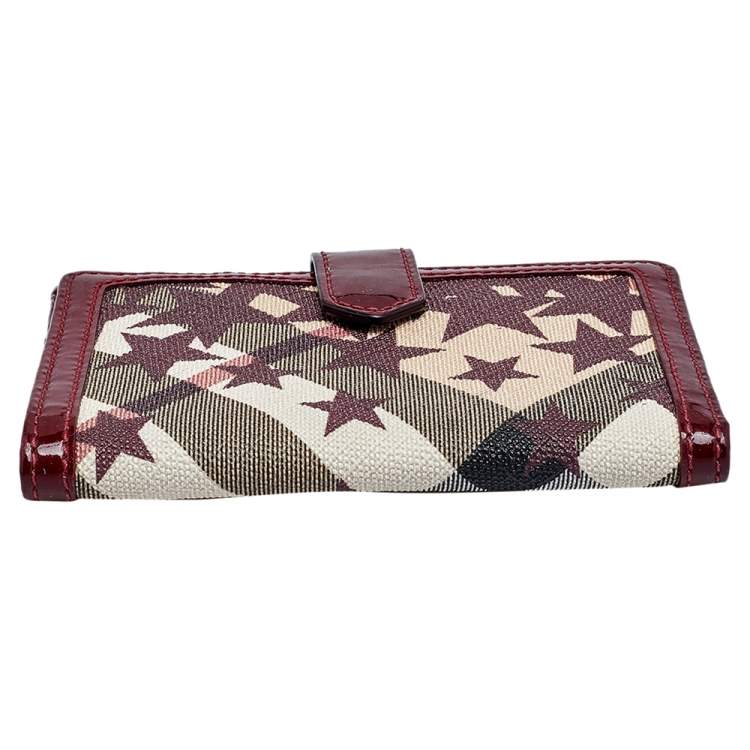 Pre Owned Burberry Beige/Burgundy Nova Check Stars Printed Coated Canvas And Patent Leather Compact Wallet