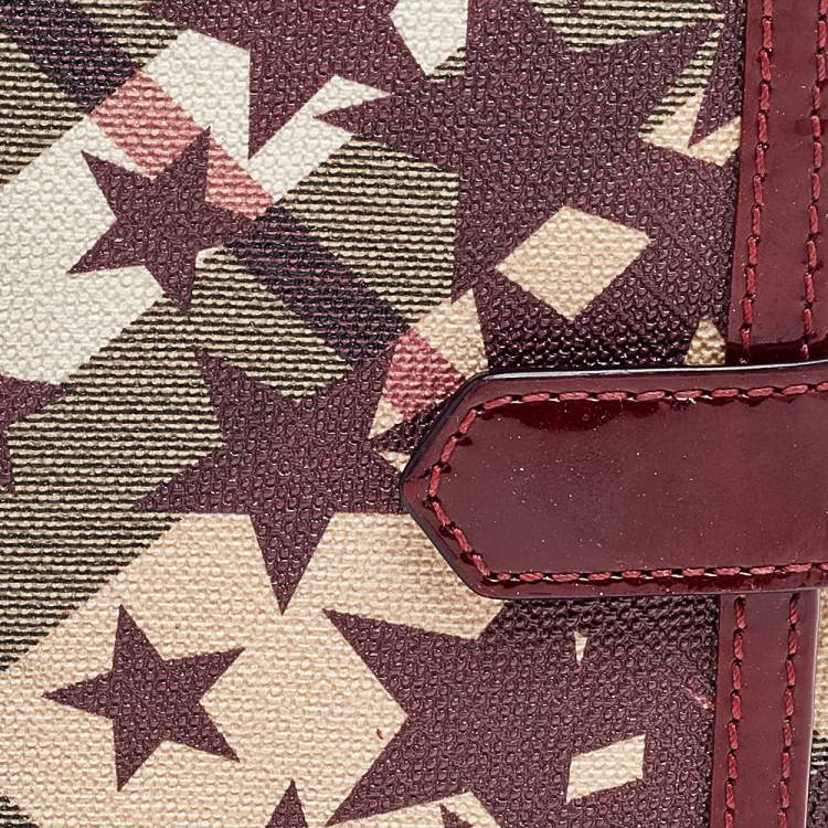 Pre Owned Burberry Beige/Burgundy Nova Check Stars Printed Coated Canvas And Patent Leather Compact Wallet