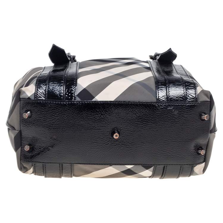 مملوكة مسبقًا Burberry Black Beat Check Nylon And Patent Leather Small Lowry Tote