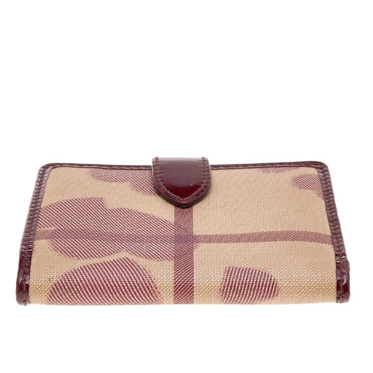 Pre Owned Burberry Burgundy/Beige Nova Check PVC And Patent Leather Heart Compact Wallet