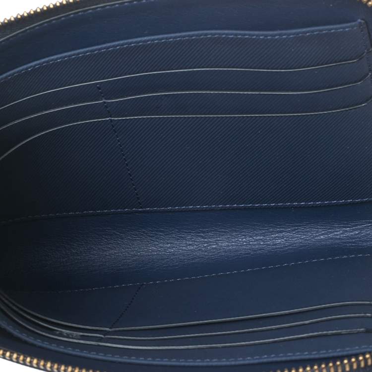 مملوكة مسبقًا Burberry Navy Blue Leather Zip Around Wristlet Clutch