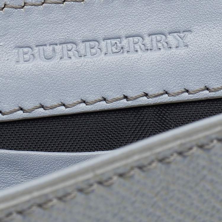 Pre Owned Burberry Grey Patent Leather Berkeley Crossbody Bag