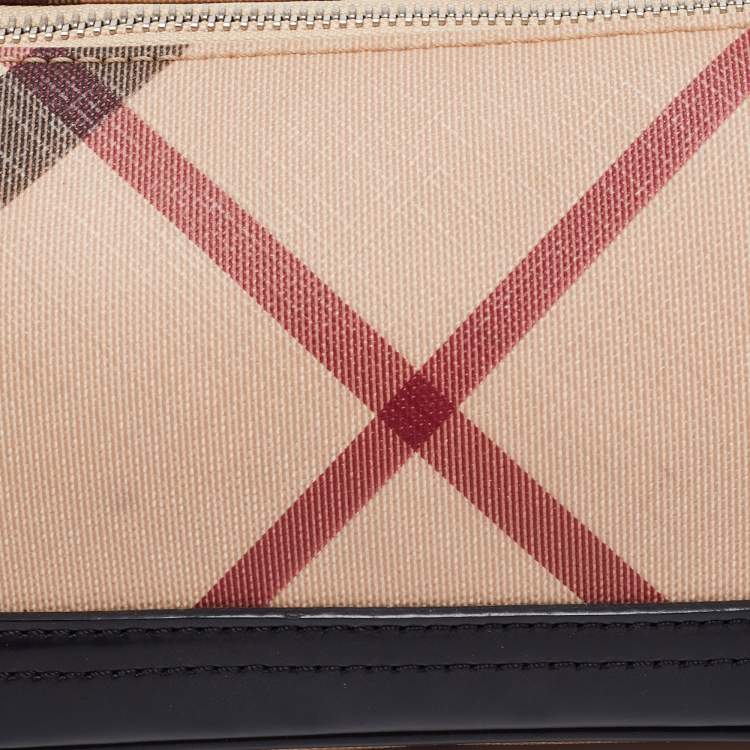 Pre Owned Burberry Black/Beige Novacheck Pvc and Leather Pochette Bag