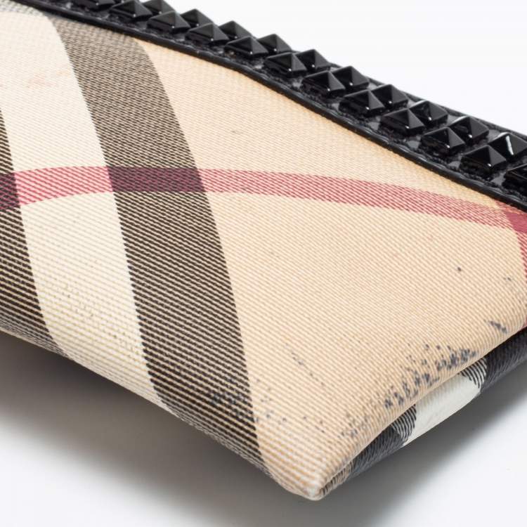 Pre Owned Burberry Beige/Black Nova Check PVC and Patent Leather Studded Wristlet Clutch