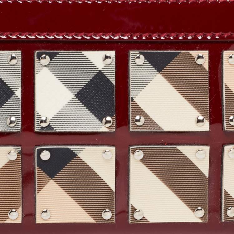 Pre Owned Burberry Burgundy/Beige Super Nova Check PVC and Patent Leather Wristlet Clutch