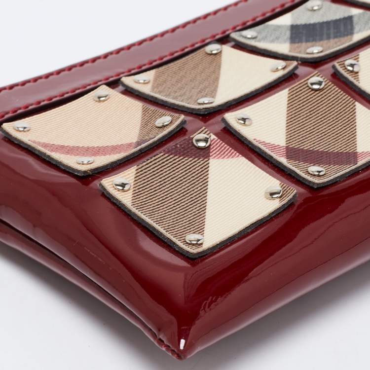 Pre Owned Burberry Burgundy/Beige Super Nova Check PVC and Patent Leather Wristlet Clutch