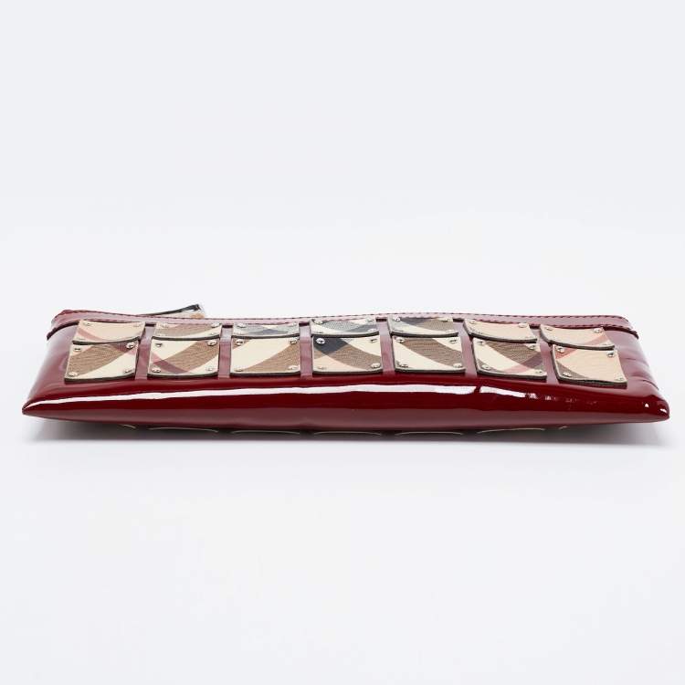Pre Owned Burberry Burgundy/Beige Super Nova Check PVC and Patent Leather Wristlet Clutch