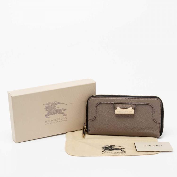 Pre Owned Burberry Dark Beige Leather Zip Around Wallet