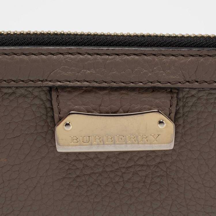 Pre Owned Burberry Dark Beige Leather Zip Around Wallet