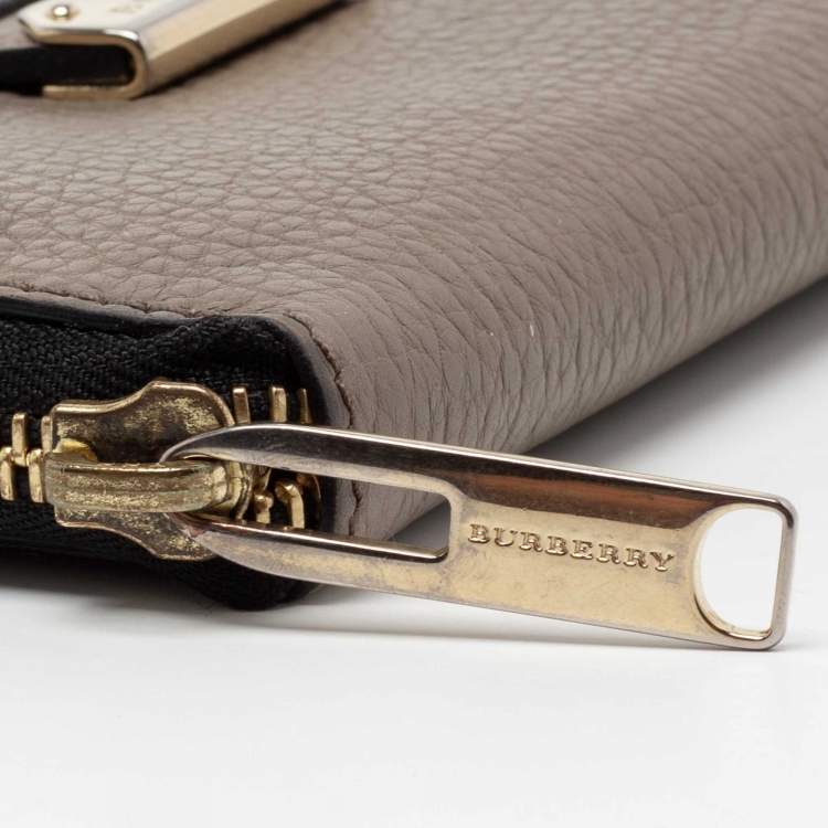 Pre Owned Burberry Dark Beige Leather Zip Around Wallet