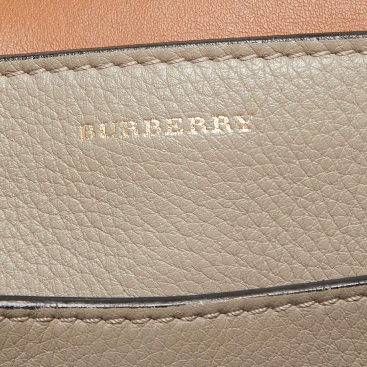 Pre Owned Burberry Grey/White Grained Leather Medium Belt Tote